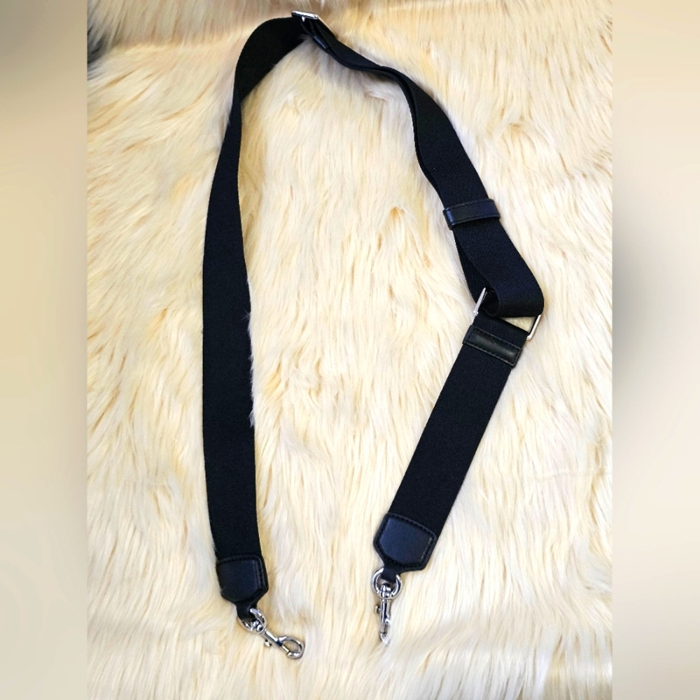 ❣️Marc Jacobs Black Strap❣️